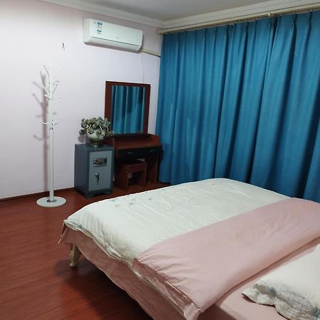 空中花园民宿 贵阳火车站店 Экстерьер фото